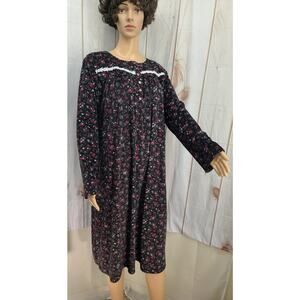 Secret Treasures Women L (12-14) Nightgown Black Floral Fleece Long Sleeve Midi